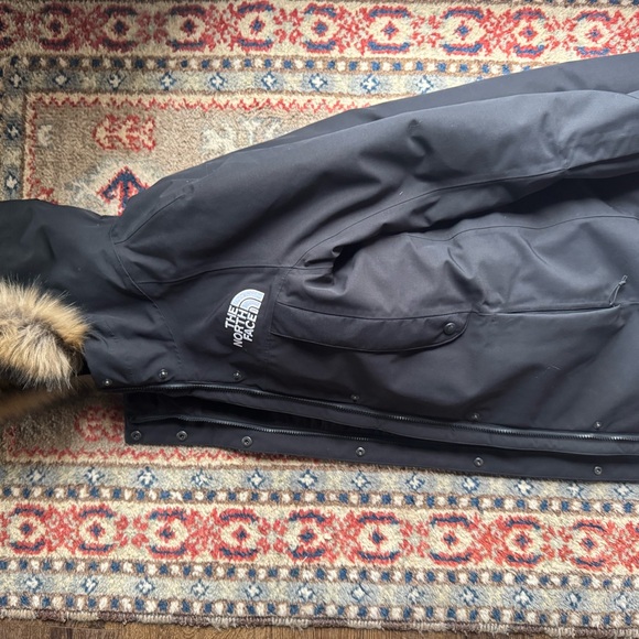The North Face Women's Black Ski Jacket - Picture 3 of 6